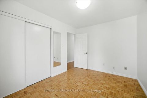 Photo 18 at 137 Chelwood Drive, Brownridge, Vaughan