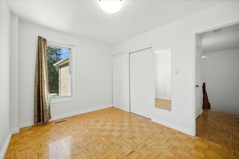 Photo 19 at 137 Chelwood Drive, Brownridge, Vaughan
