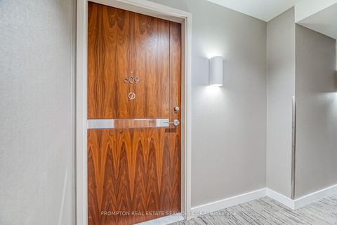 Photo 2 at 609 - 95 Mcmahon Drive, Bayview Village, Toronto