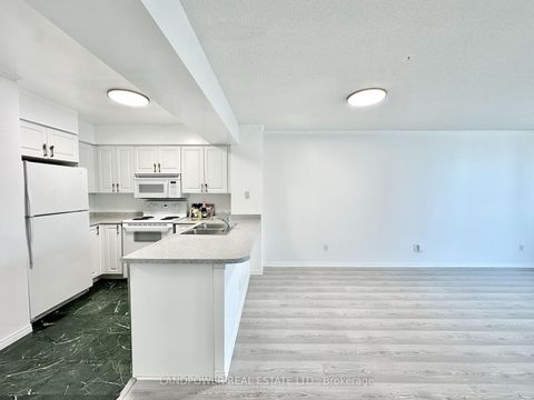 Photo 11 at 2108 - 750 Bay Street, Bay Street Corridor, Toronto