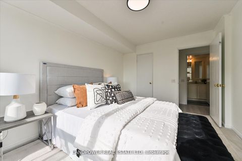 Photo 17 at 2108 - 750 Bay Street, Bay Street Corridor, Toronto