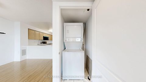 Photo 20 at 2007 - 21 Hillcrest Avenue, Willowdale East, Toronto
