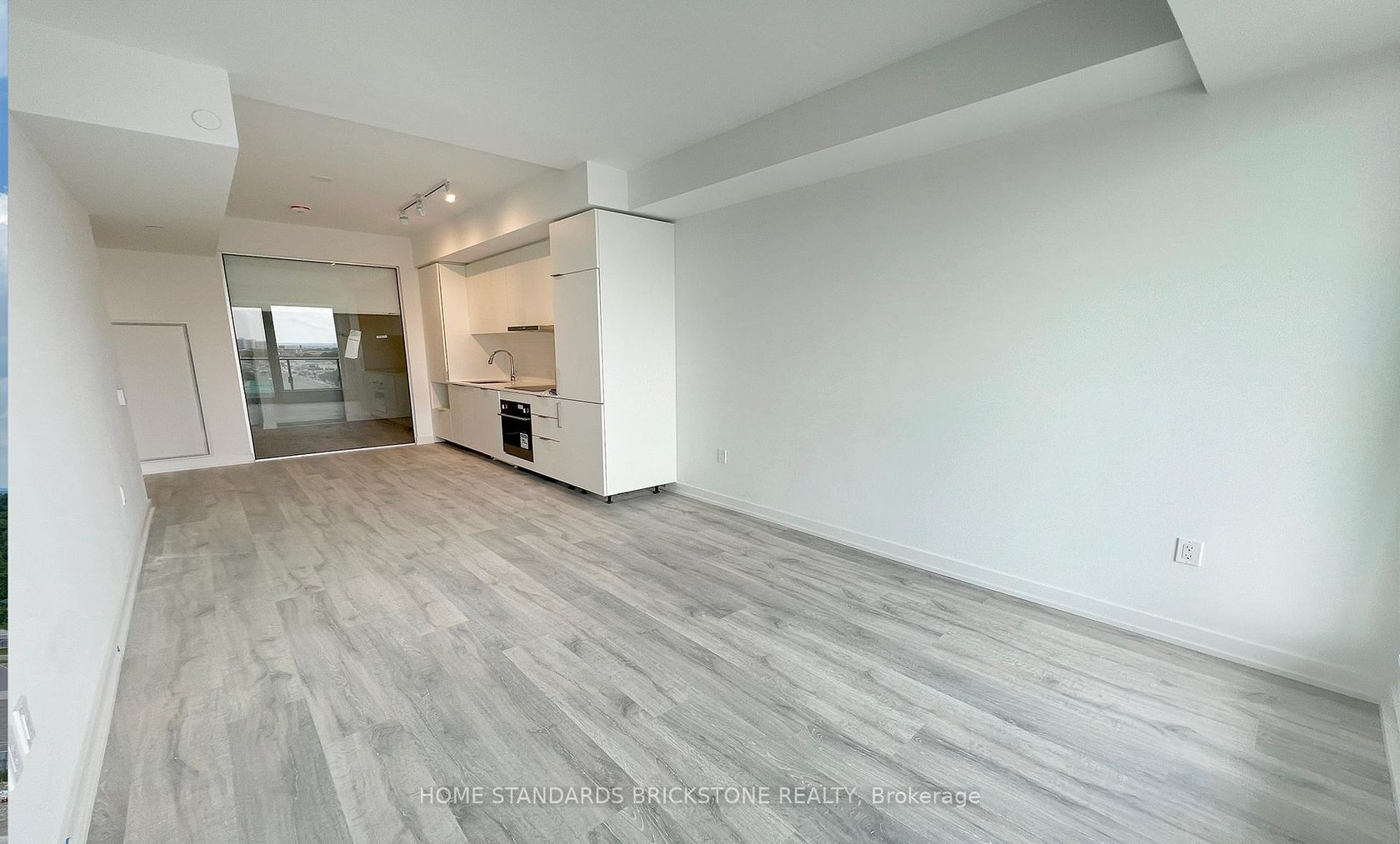 N835 - 7 Golden Lion Heights, Newtonbrook East, Toronto by Loree Meneguzzi Real Estate N835 - 7 Golden Lion Heights, Newtonbrook East, Toronto