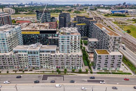 Photo 2 at 513 - 565 Wilson Avenue, Clanton Park, Toronto