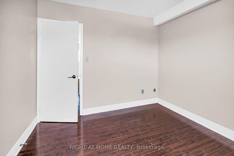 Photo 22 at 13 - 2716 St Clair Avenue E, Parkview, Toronto