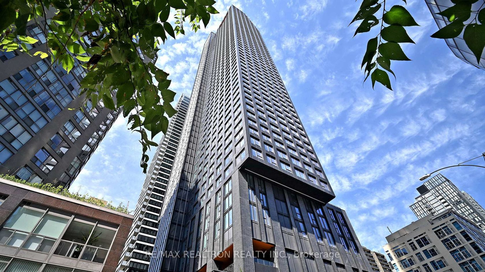 5808 - 8 Wellesley Street W, Bay Street Corridor, Toronto by Loree Meneguzzi Real Estate 5808 - 8 Wellesley Street W, Bay Street Corridor, Toronto