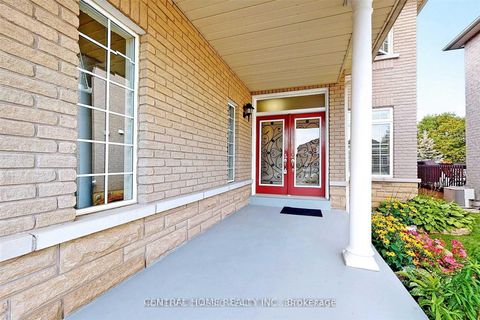 Photo 12 at 8 Raintree Crescent, Oak Ridges, Richmond Hill