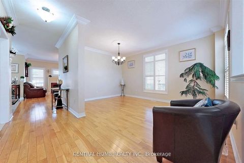 Photo 14 at 8 Raintree Crescent, Oak Ridges, Richmond Hill