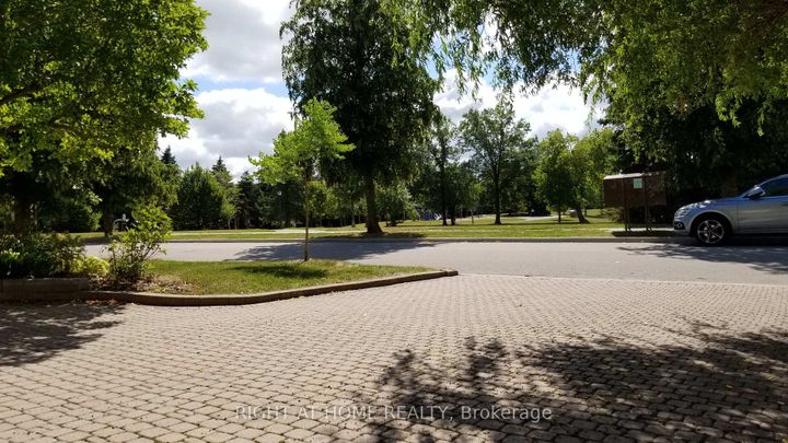 Photo 1 at 26 Leighland Drive, Unionville, Markham
