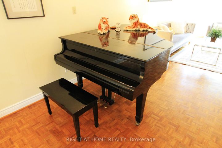 Photo 9 at 26 Leighland Drive, Unionville, Markham