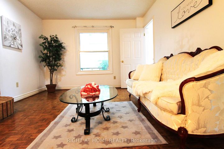 Photo 12 at 26 Leighland Drive, Unionville, Markham