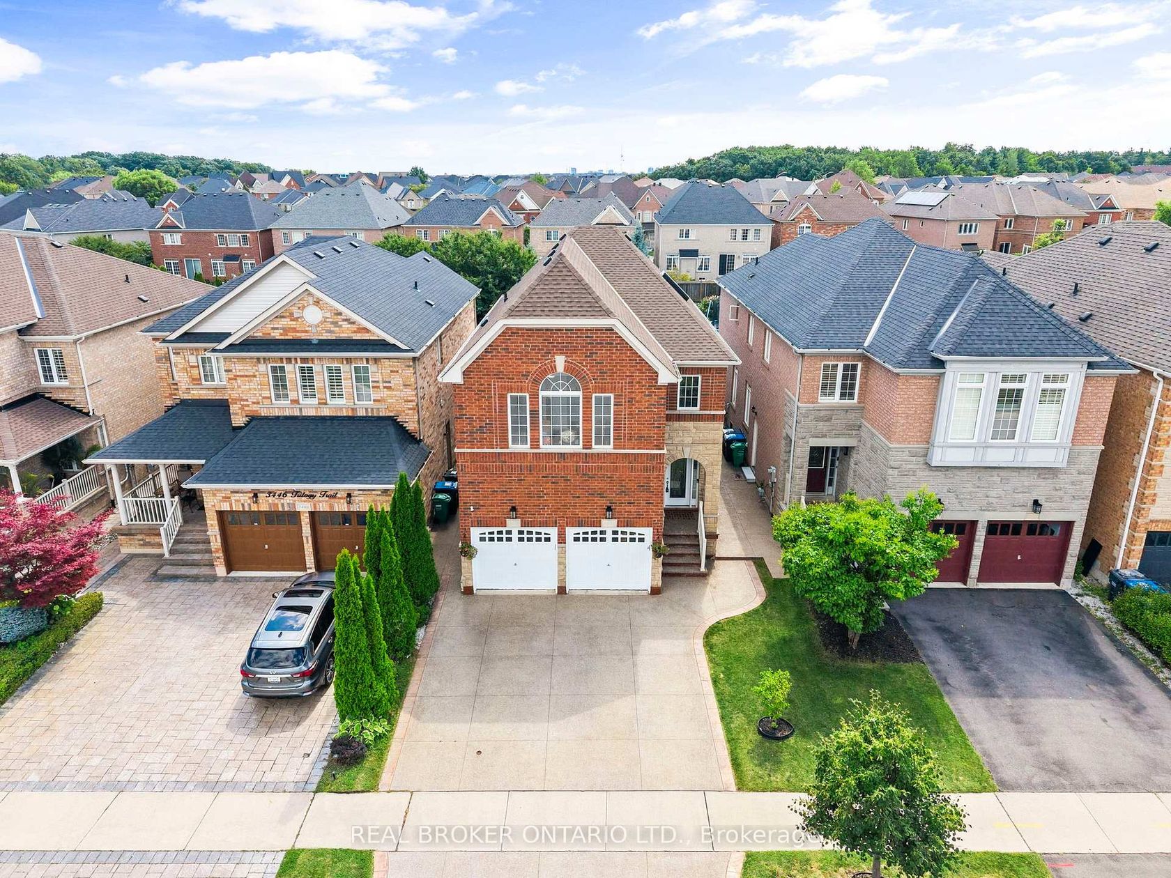 3450 Trilogy Trail S, Churchill Meadows, Mississauga by Loree Meneguzzi Real Estate 3450 Trilogy Trail S, Churchill Meadows, Mississauga