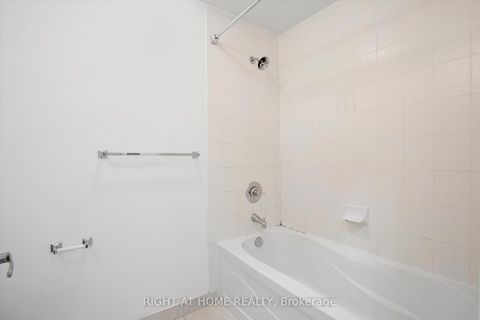 Photo 10 at 2403 - 65 Bremner Boulevard, Waterfront Communities C1, Toronto