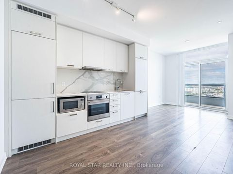 Photo 8 at 1120 - 38 Honeycrisp Crescent, Concord, Vaughan