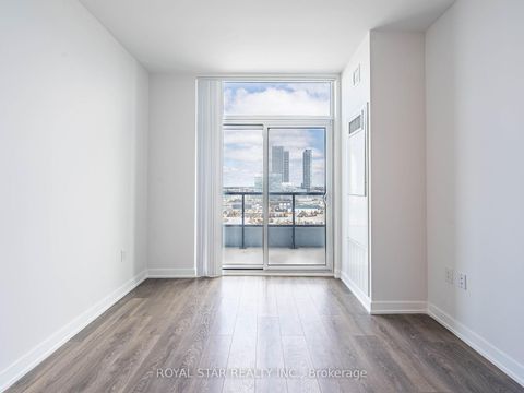 Photo 14 at 1120 - 38 Honeycrisp Crescent, Concord, Vaughan
