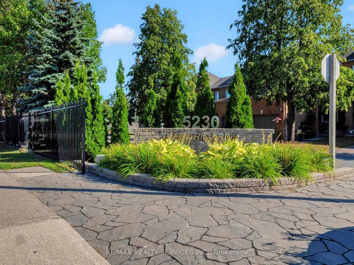 Photo 1 at 96 - 5230 Glen Erin Drive, Central Erin Mills, Mississauga