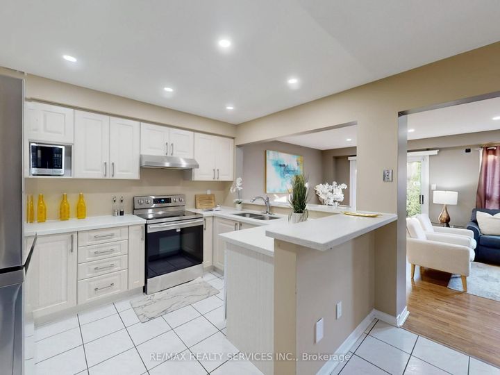 Photo 11 at 96 - 5230 Glen Erin Drive, Central Erin Mills, Mississauga