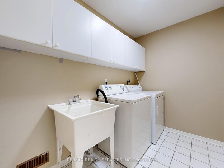 Photo 37 at 96 - 5230 Glen Erin Drive, Central Erin Mills, Mississauga