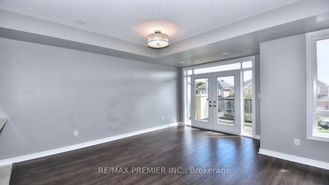 Photo 11 at 10 - 105 Kayla Crescent, Maple, Vaughan