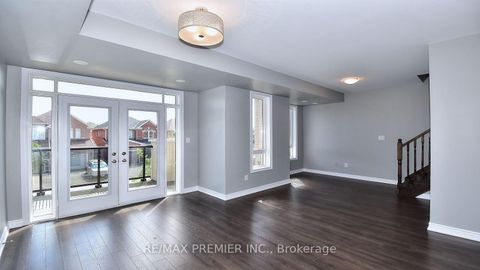 Photo 12 at 10 - 105 Kayla Crescent, Maple, Vaughan