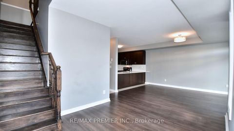 Photo 13 at 10 - 105 Kayla Crescent, Maple, Vaughan