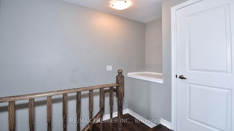 Photo 17 at 10 - 105 Kayla Crescent, Maple, Vaughan