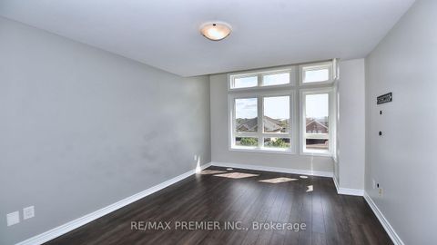 Photo 18 at 10 - 105 Kayla Crescent, Maple, Vaughan