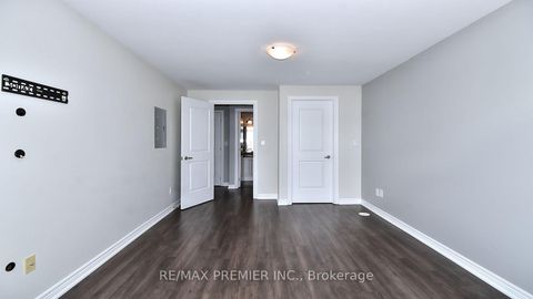 Photo 20 at 10 - 105 Kayla Crescent, Maple, Vaughan