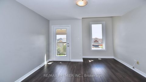 Photo 22 at 10 - 105 Kayla Crescent, Maple, Vaughan