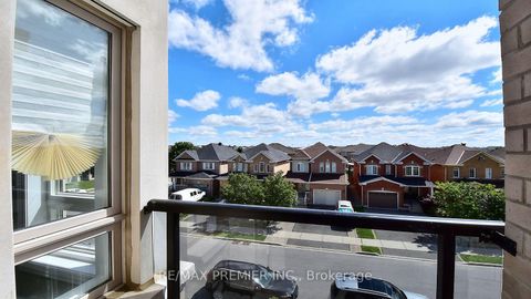 Photo 24 at 10 - 105 Kayla Crescent, Maple, Vaughan