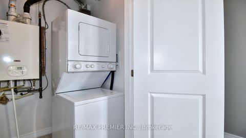Photo 26 at 10 - 105 Kayla Crescent, Maple, Vaughan
