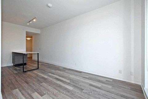 Photo 4 at 511 - 2118 Bloor Street W, Bloor West Village, Toronto