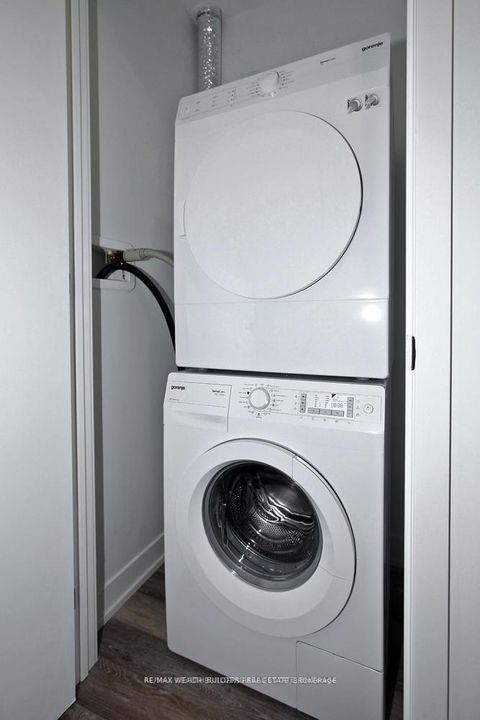 Photo 21 at 511 - 2118 Bloor Street W, Bloor West Village, Toronto Photo 21 at 511 - 2118 Bloor Street W, Bloor West Village, Toronto