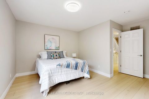 Photo 27 at 206B Finch Avenue W, Newtonbrook West, Toronto