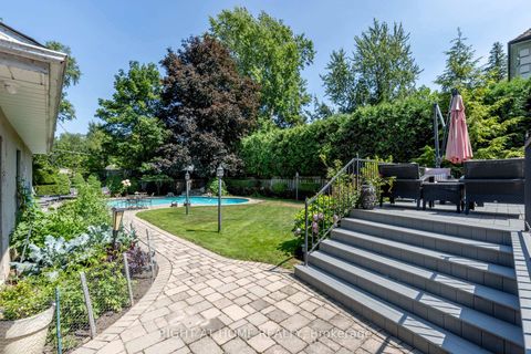 Photo 9 at 287 RUSSELL HILL Road, Casa Loma, Toronto