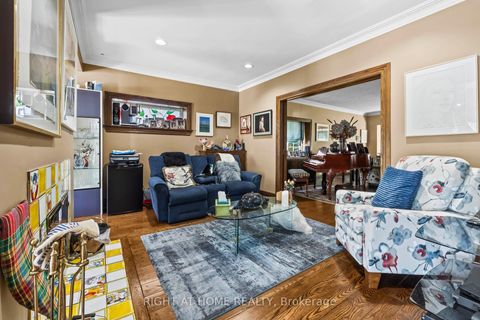 Photo 34 at 287 RUSSELL HILL Road, Casa Loma, Toronto