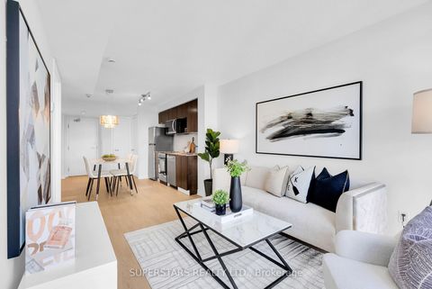 Photo 1 at 1008 - 15 Fort York Boulevard, Waterfront Communities C1, Toronto