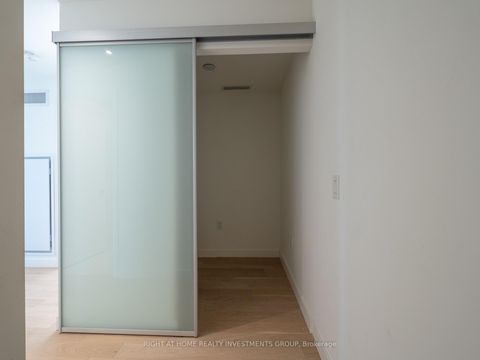 Photo 9 at 1010 - 2A Church Street, Waterfront Communities C8, Toronto
