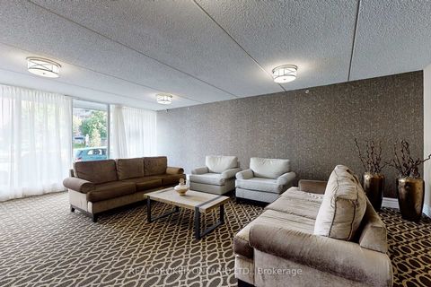 Photo 4 at 1012 - 2 GLAMORGAN Avenue, Dorset Park, Toronto