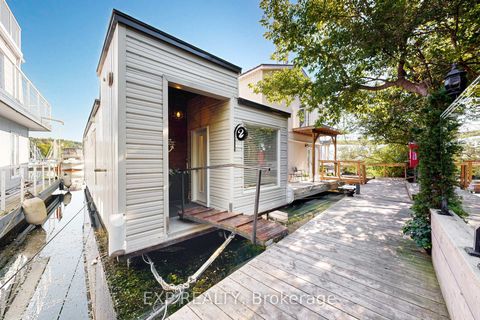 Photo 2 at 2 - 7 Brimley Road S, Cliffcrest, Toronto