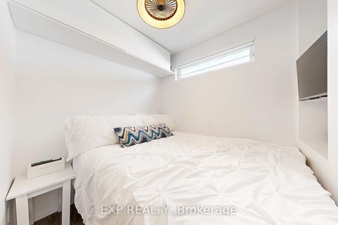 Photo 11 at 2 - 7 Brimley Road S, Cliffcrest, Toronto