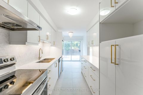 Photo 9 at 6 Thames Court, Doncrest, Richmond Hill