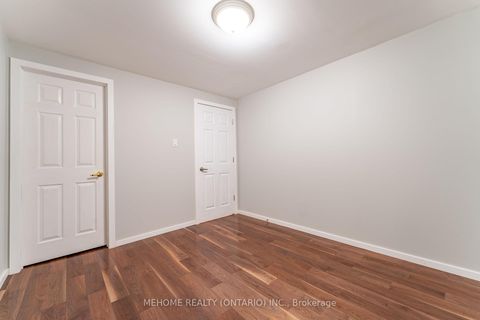Photo 34 at 6 Thames Court, Doncrest, Richmond Hill