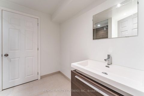 Photo 35 at 6 Thames Court, Doncrest, Richmond Hill
