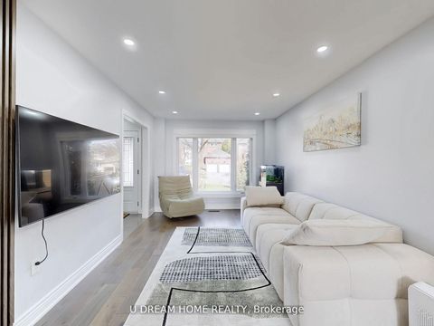 Photo 6 at 84 Autumn Way, Aurora Heights, Aurora