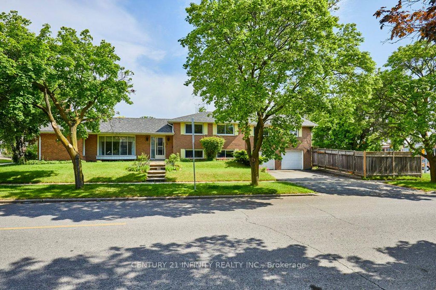1 Goodland Gate, Malvern West, Toronto 