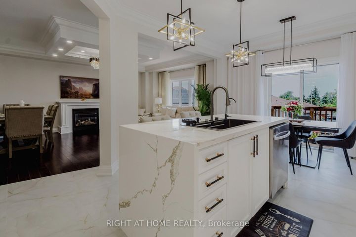Photo 12 at 12 Bankfield Crescent, Stoney Creek Mountain, Hamilton