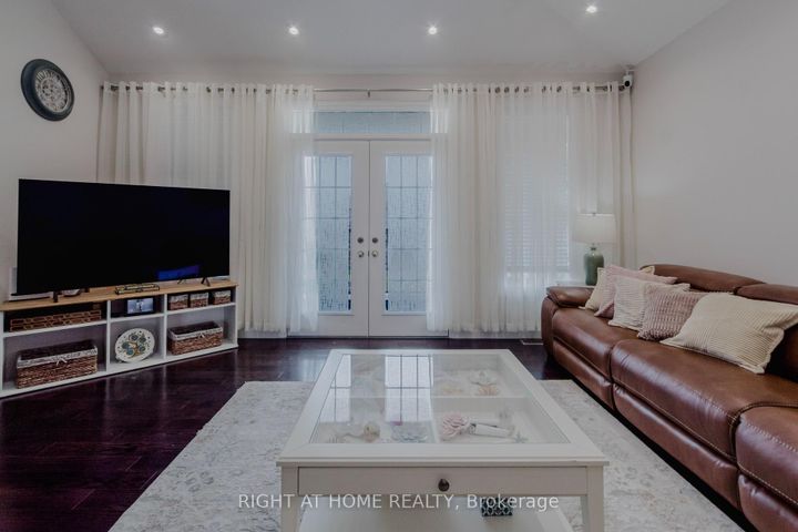 Photo 19 at 12 Bankfield Crescent, Stoney Creek Mountain, Hamilton