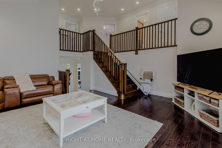 Photo 21 at 12 Bankfield Crescent, Stoney Creek Mountain, Hamilton