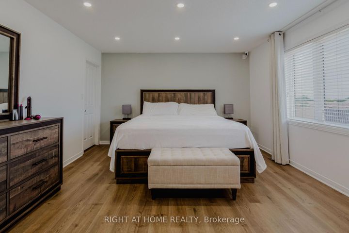Photo 22 at 12 Bankfield Crescent, Stoney Creek Mountain, Hamilton